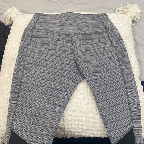 Leggings with mesh on the bottom NIKE - Picture 4 of 4